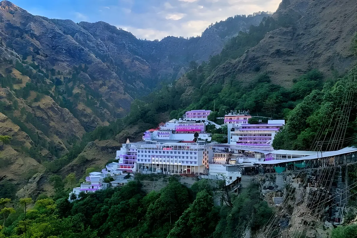 Vaishno Devi Temple Mountains